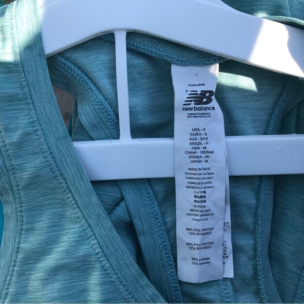 New Balance Razorback tank - Picture 2 of 6